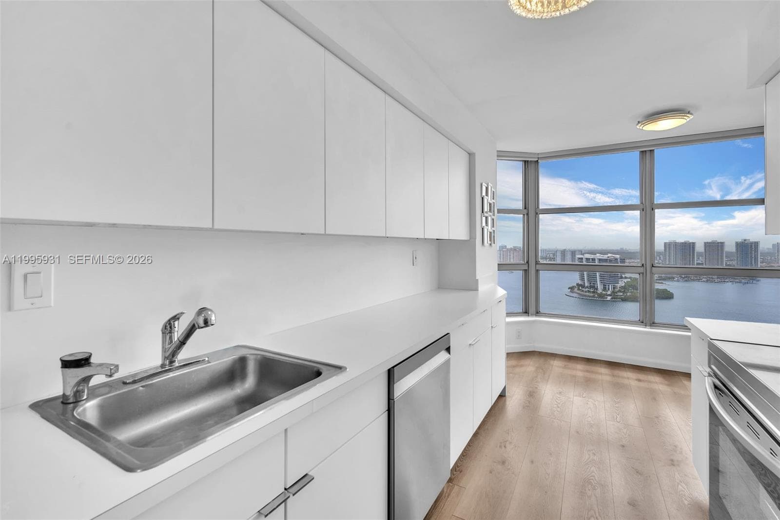 3500 Mystic Pointe Dr 3001 photo 24