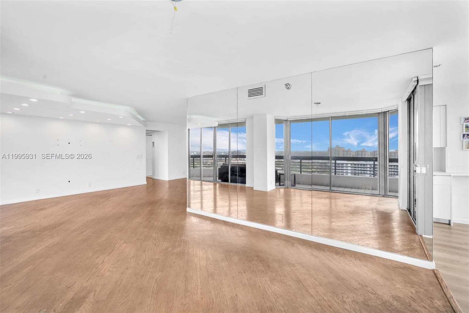 3500 Mystic Pointe Dr 3001 photo 14