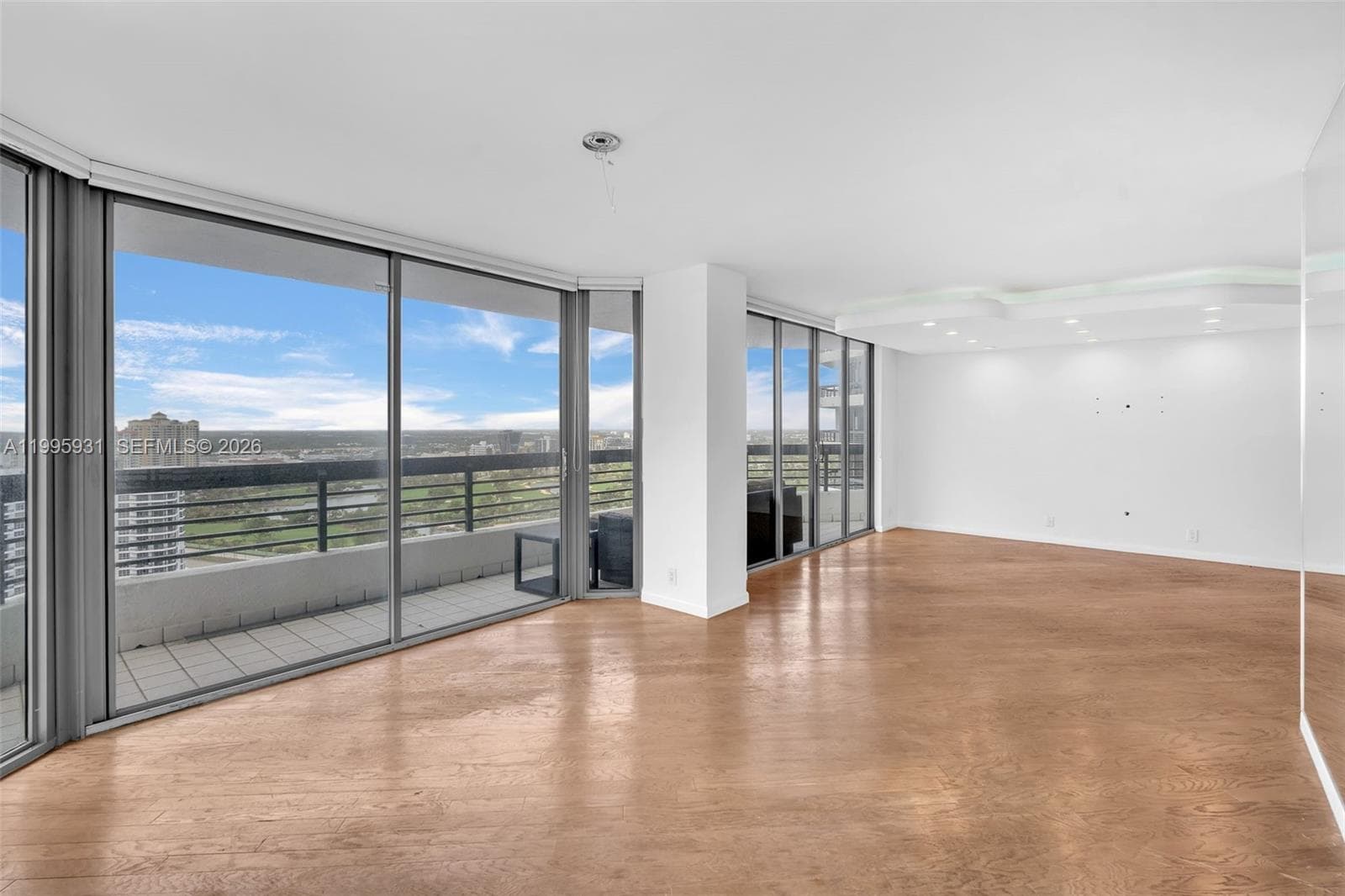 3500 Mystic Pointe Dr 3001 photo 15