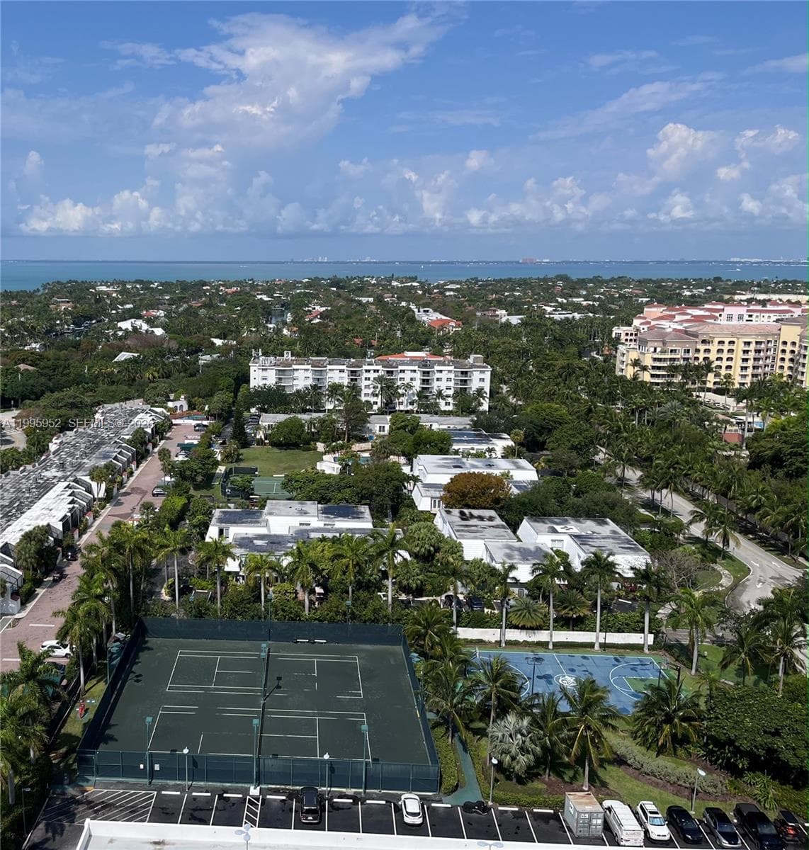 881 Ocean Dr 18B photo 2