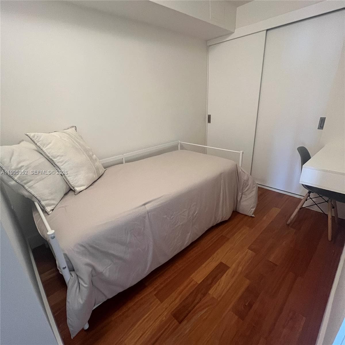 881 Ocean Dr 18B photo 17