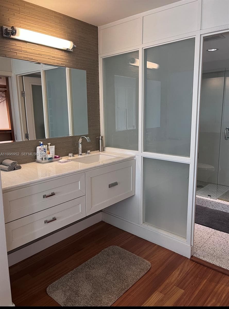 881 Ocean Dr 18B photo 12