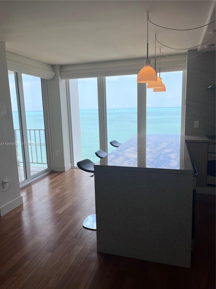 881 Ocean Dr 18B photo 5