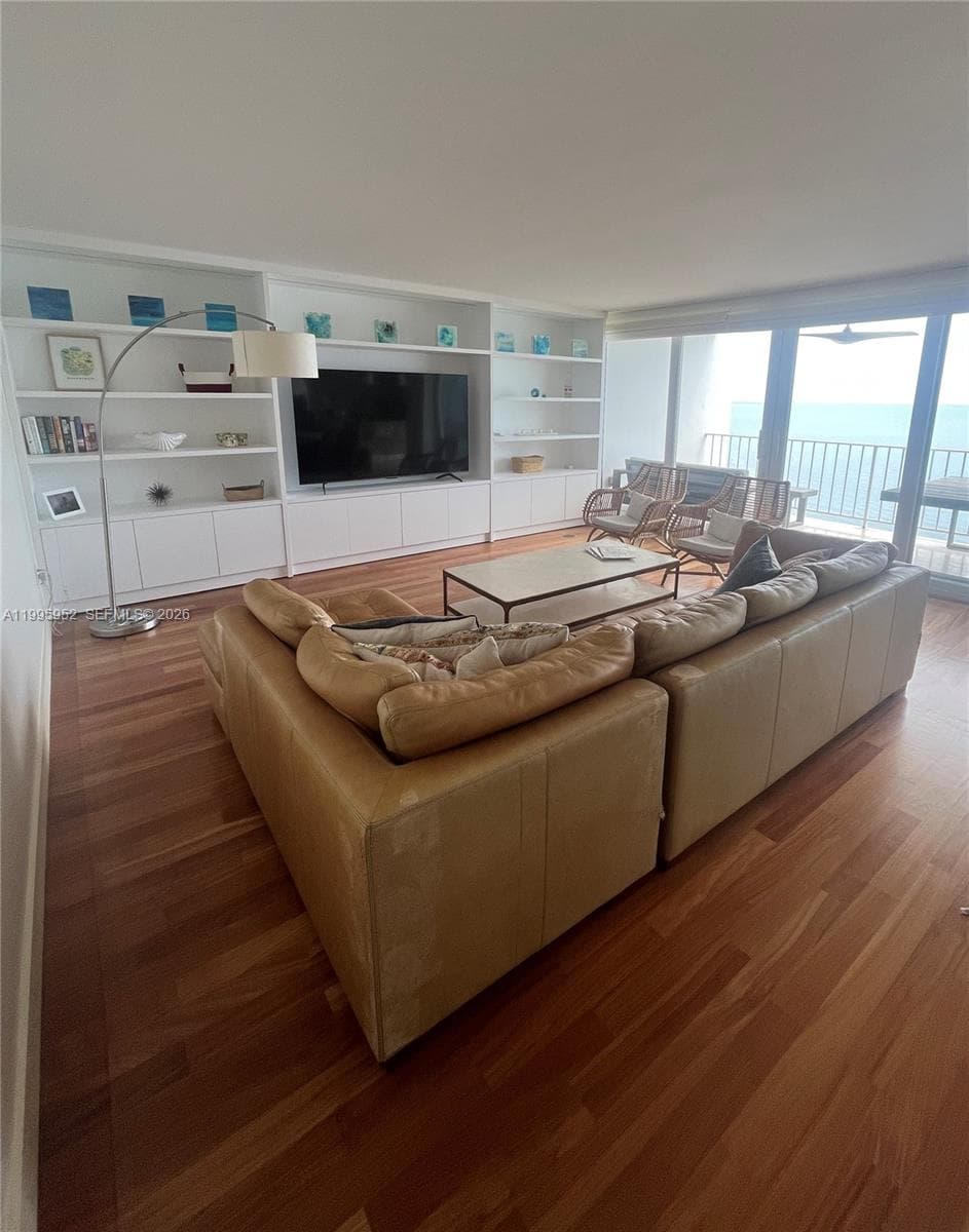 881 Ocean Dr 18B photo 8