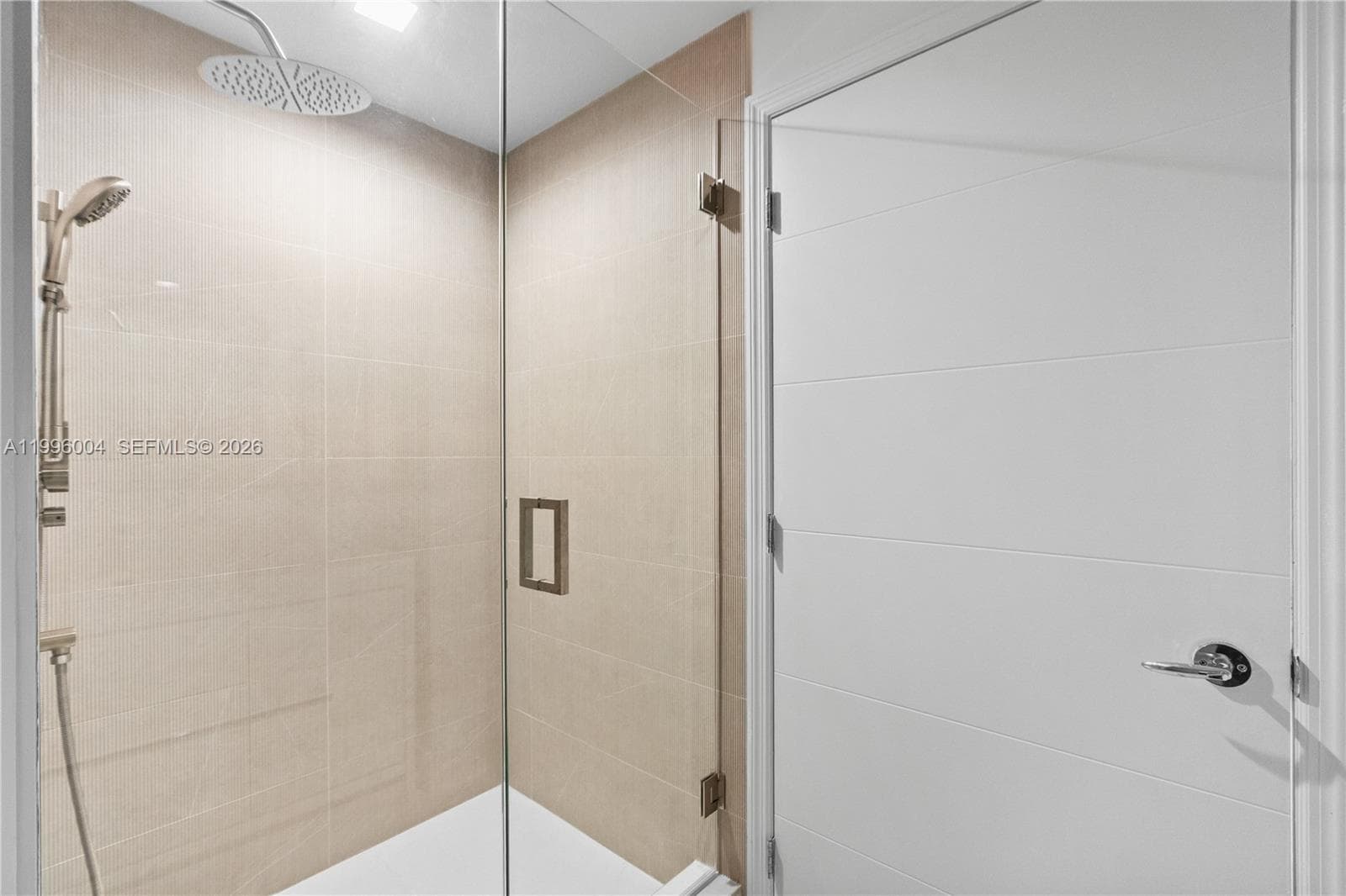 21150 Point Pl 701 photo 16