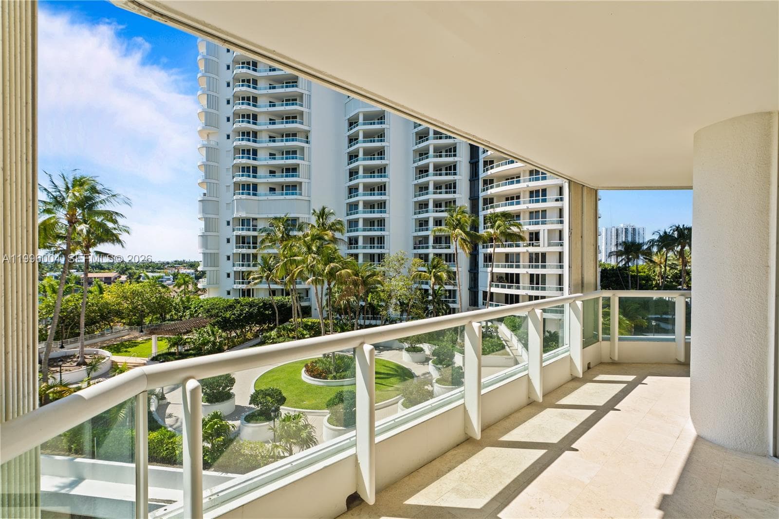21150 Point Pl 701 photo 24