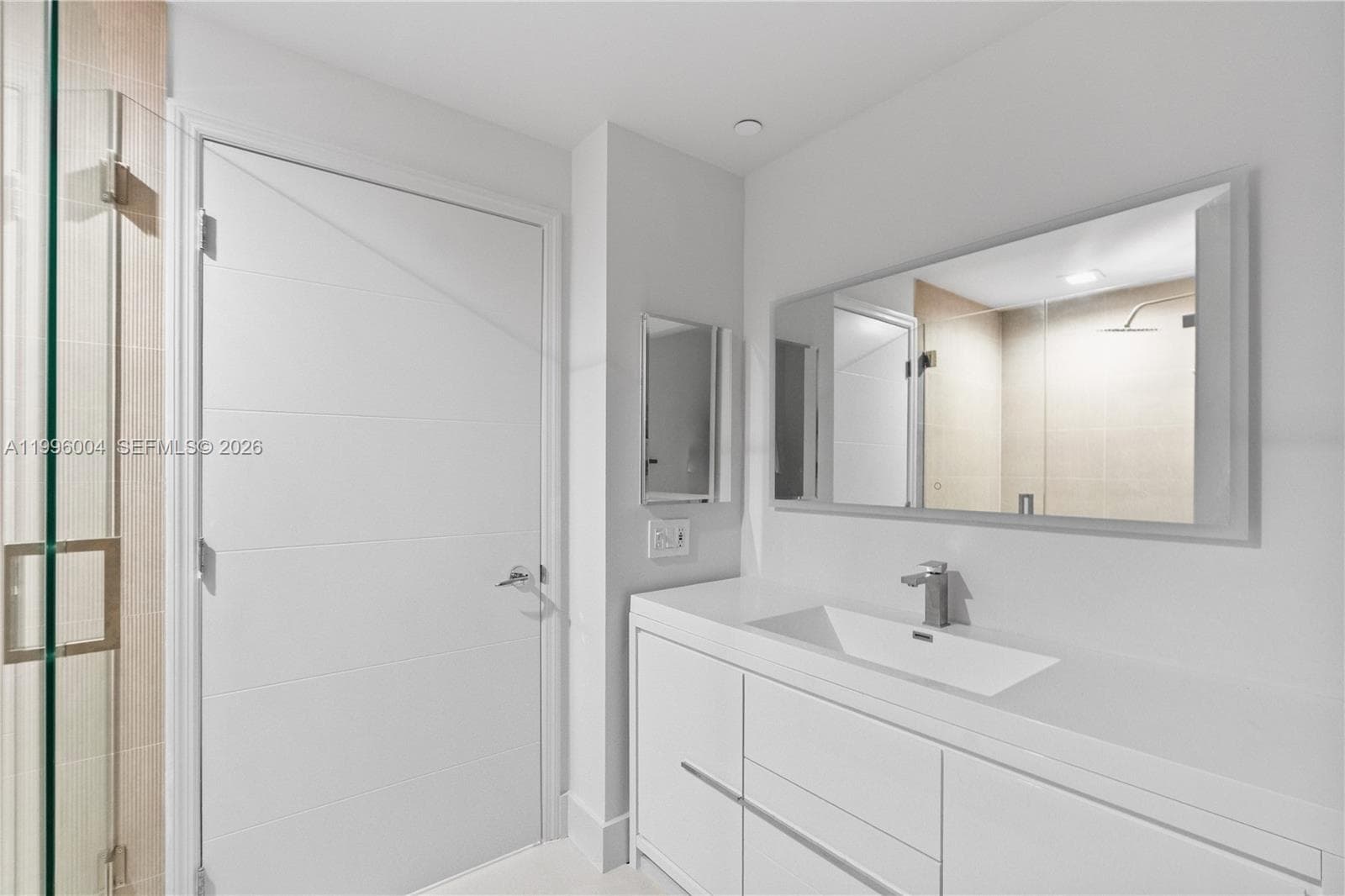 21150 Point Pl 701 photo 15