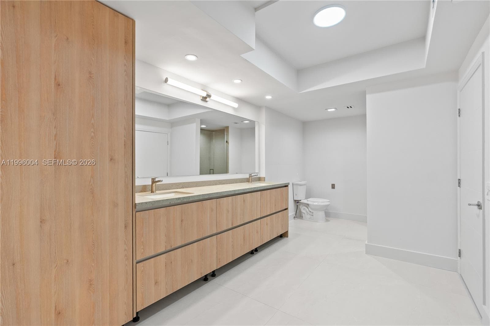21150 Point Pl 701 photo 19