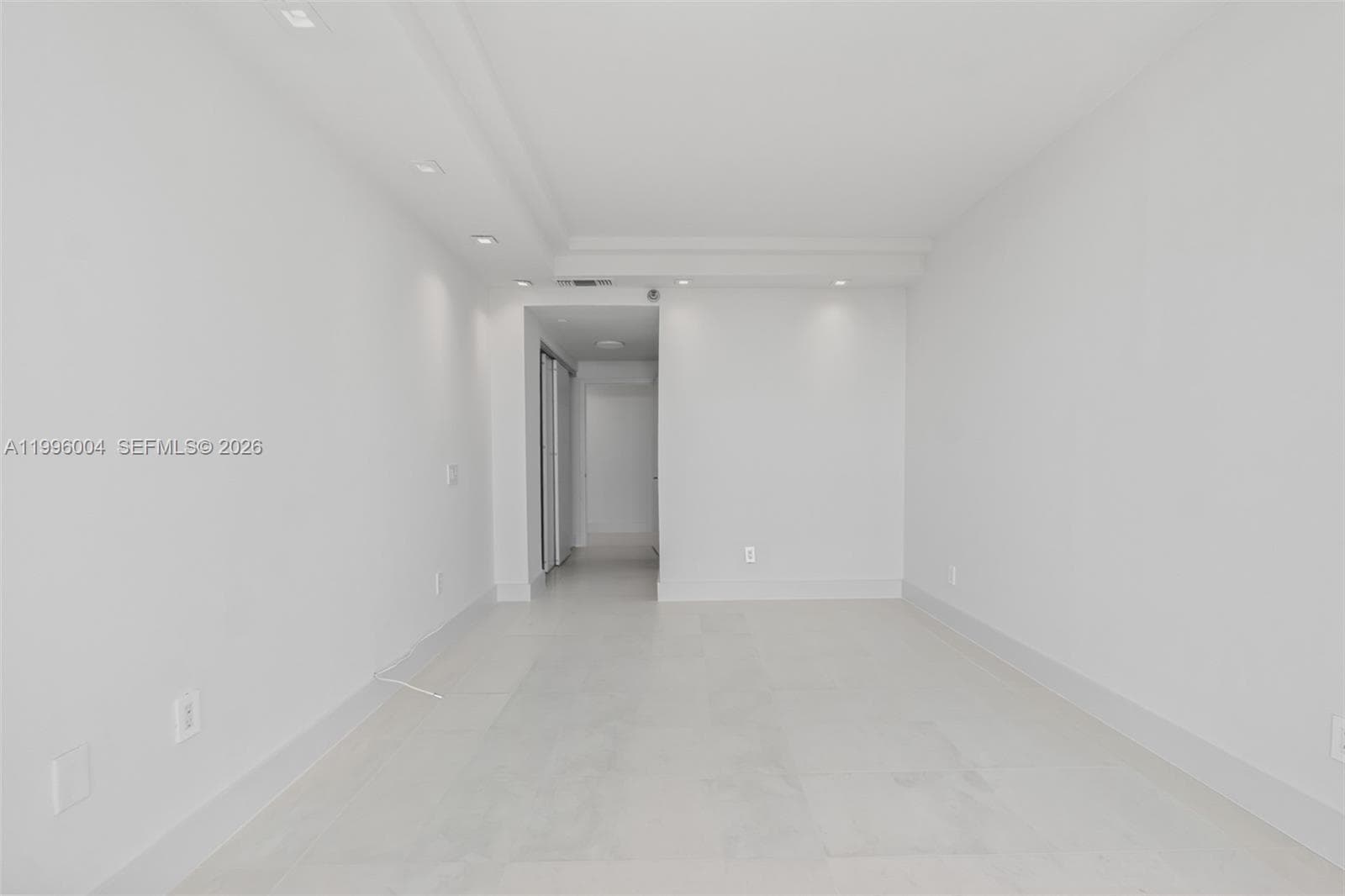 21150 Point Pl 701 photo 25