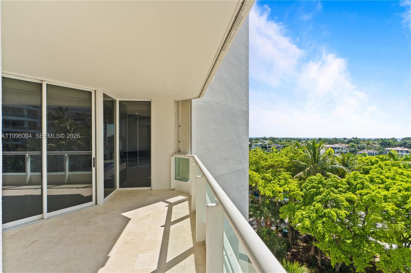 21150 Point Pl 701 photo 25