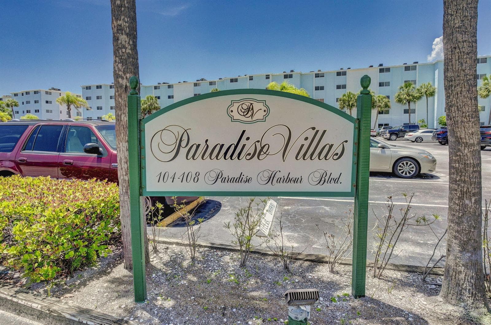 108 Paradise Harbour Boulevard 512 photo 2