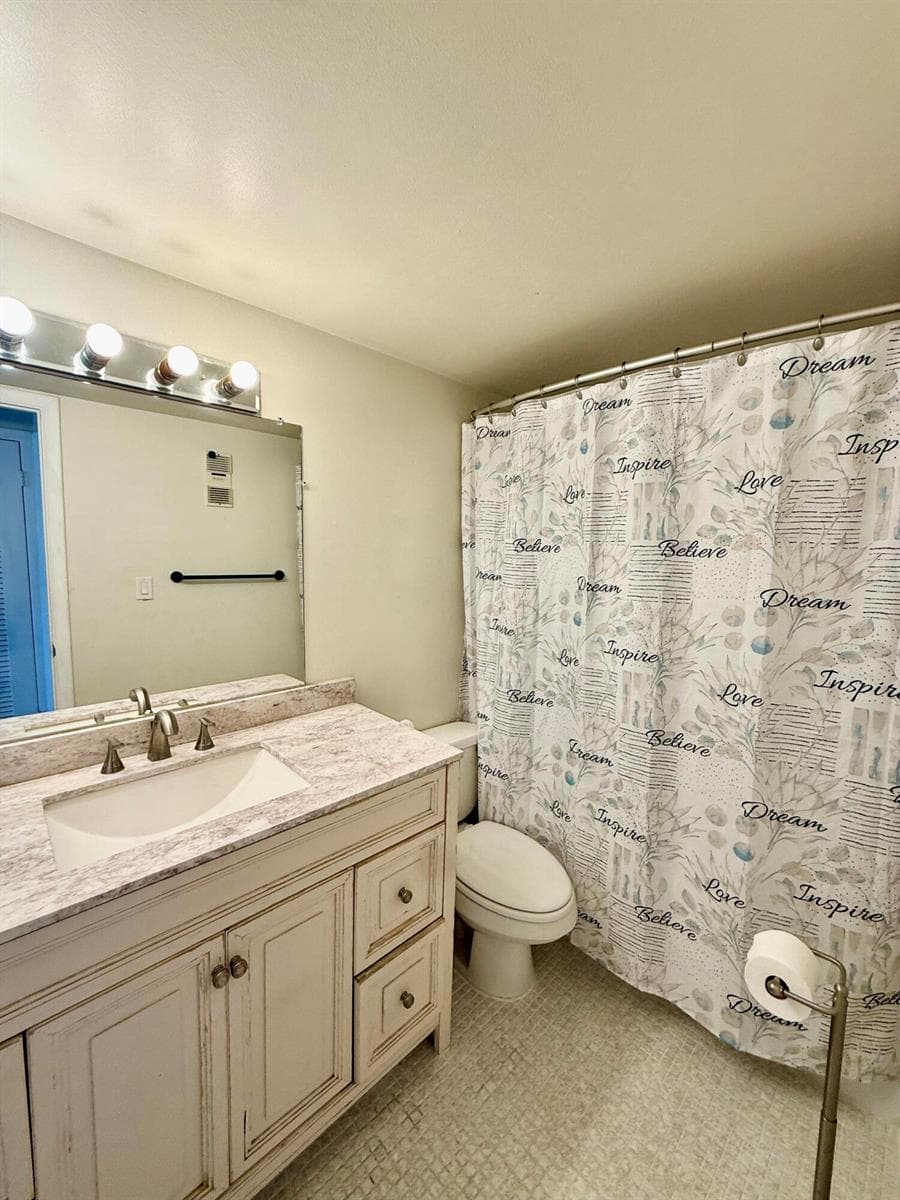 108 Paradise Harbour Boulevard 512 photo 13