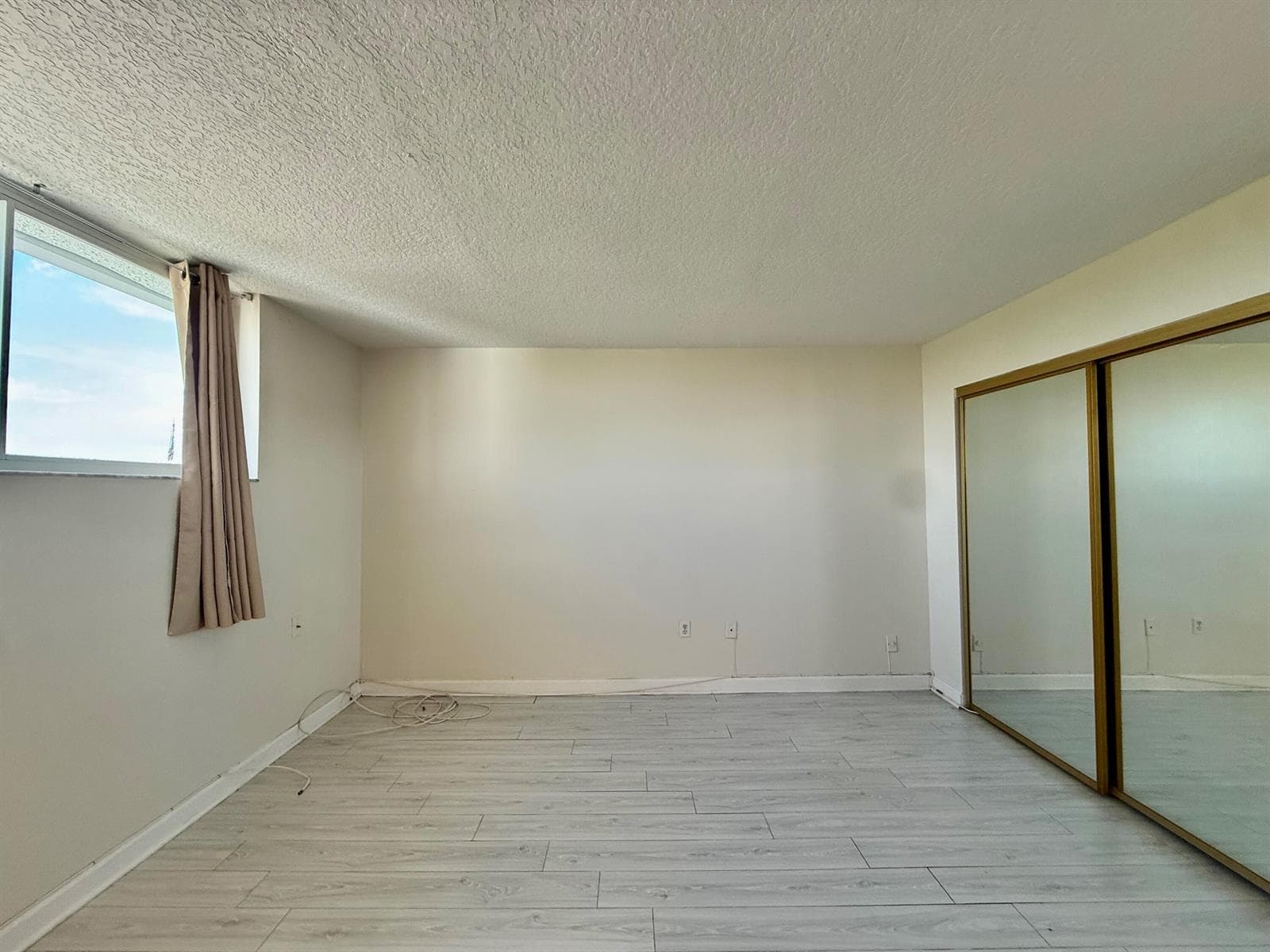 108 Paradise Harbour Boulevard 512 photo 12