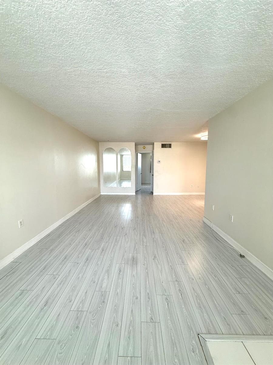 108 Paradise Harbour Boulevard 512 photo 7