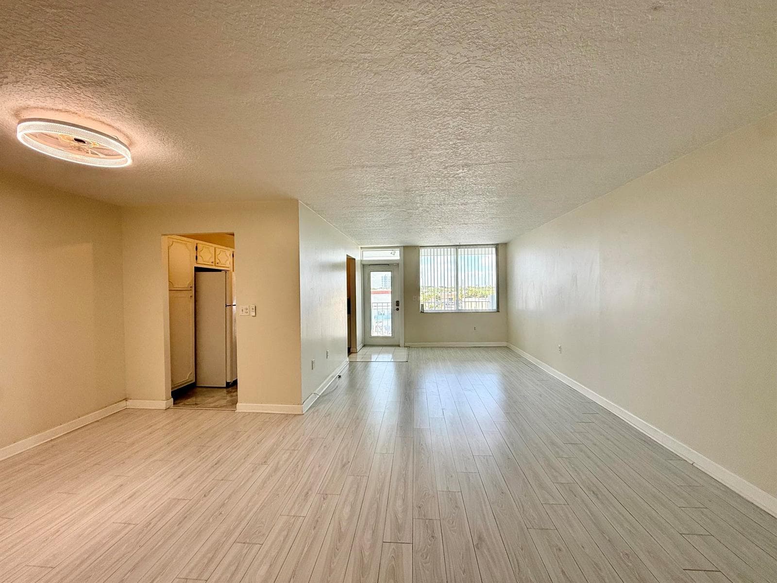 108 Paradise Harbour Boulevard 512 photo 9