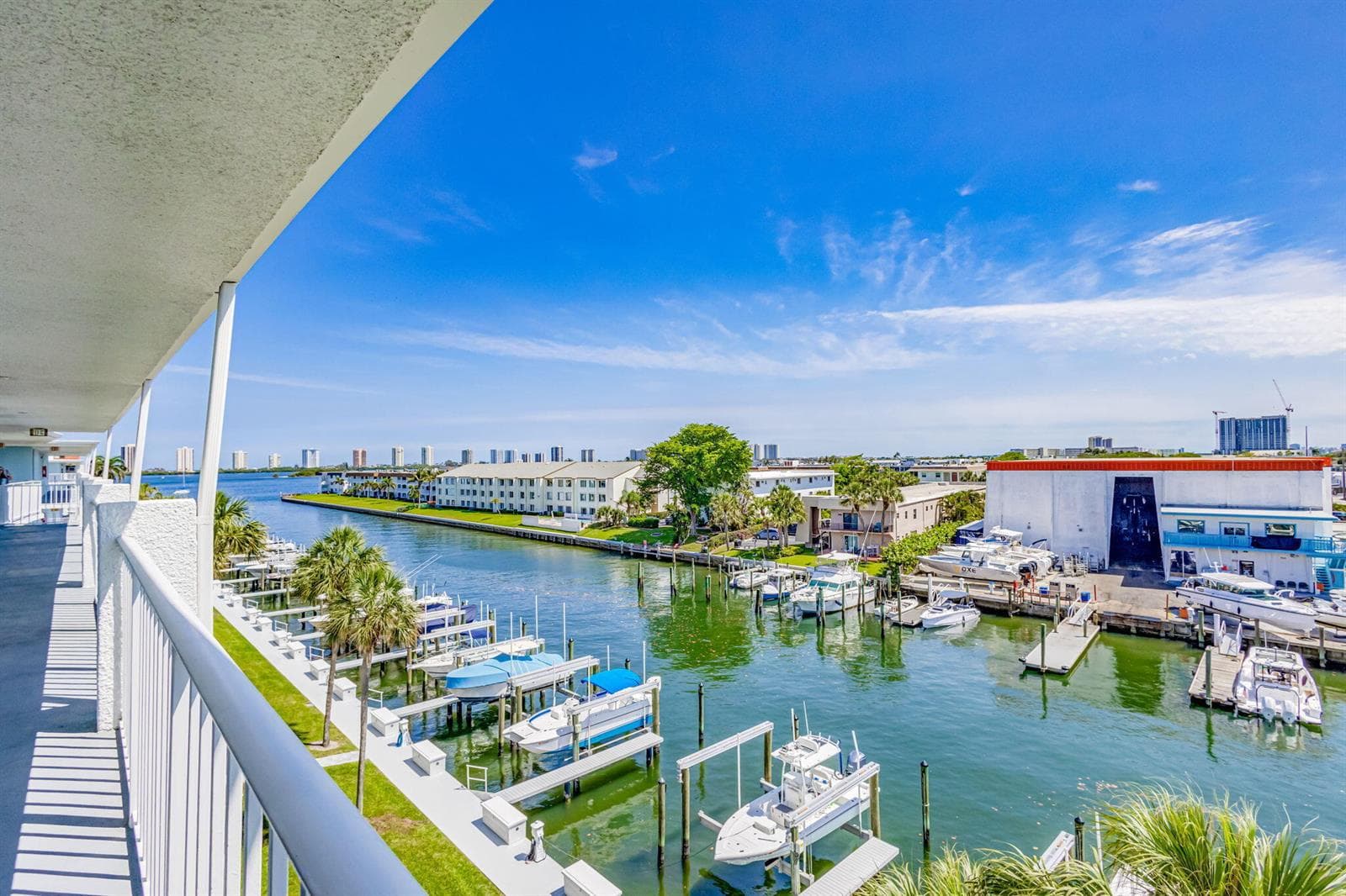 108 Paradise Harbour Boulevard 512 photo 4
