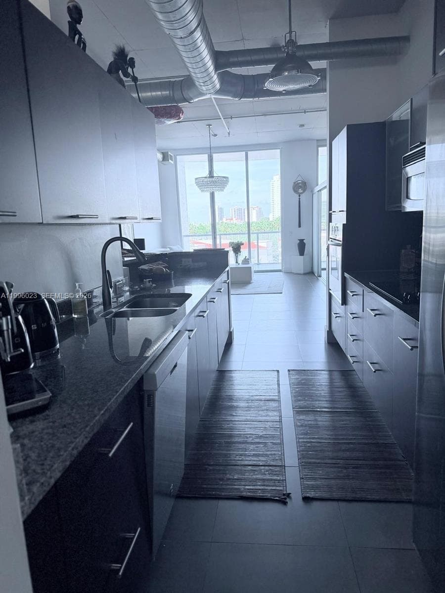 3029 188th St 508 photo 7