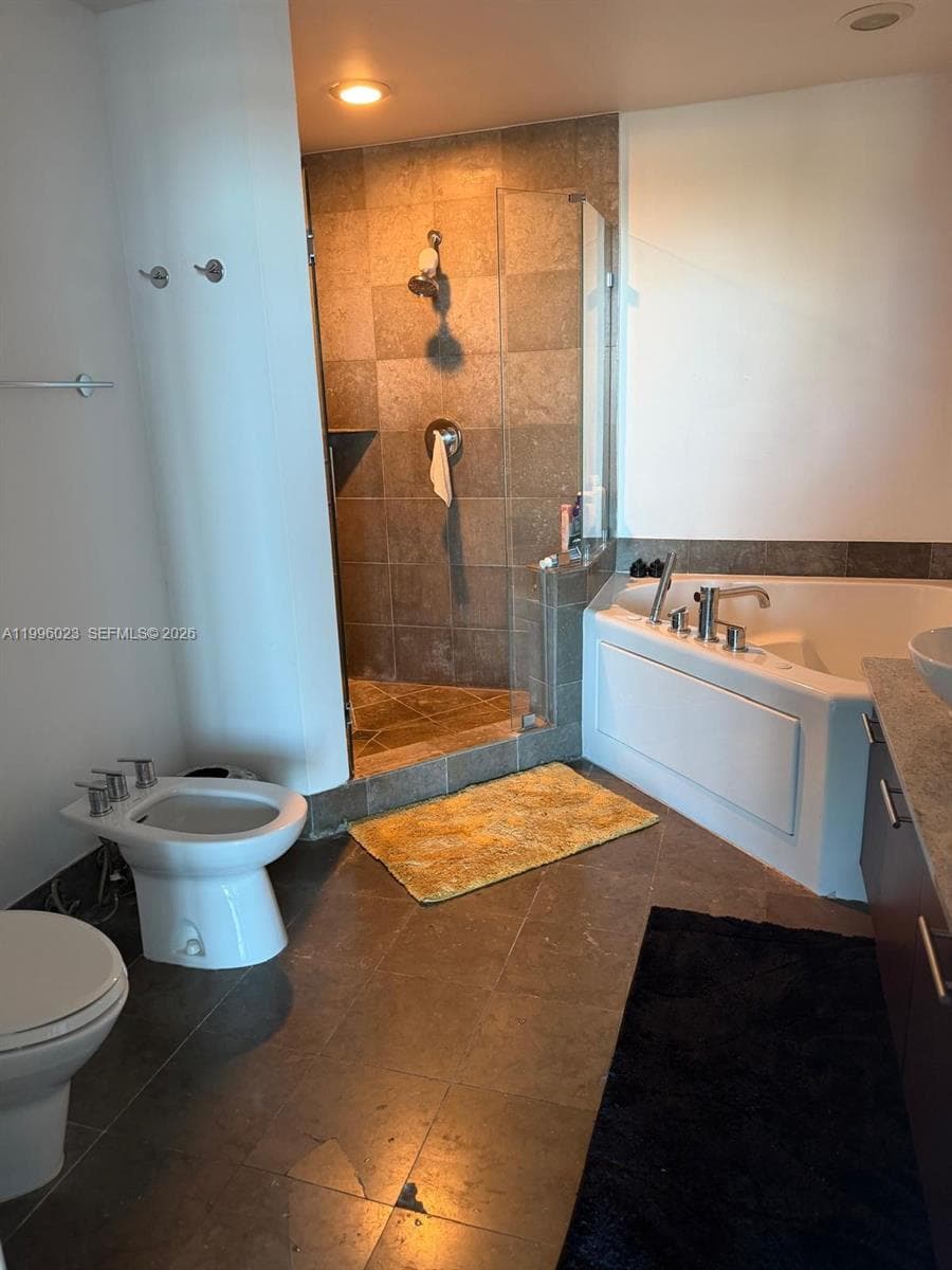 3029 188th St 508 photo 9