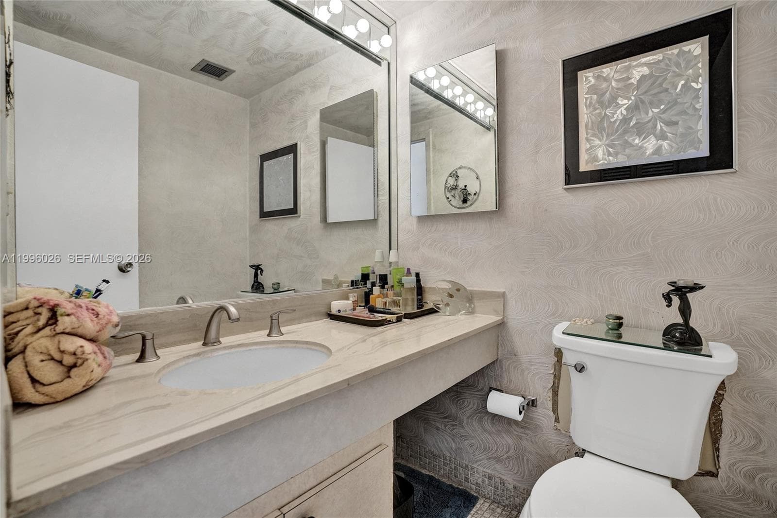 1985 Ocean Dr 12A photo 17