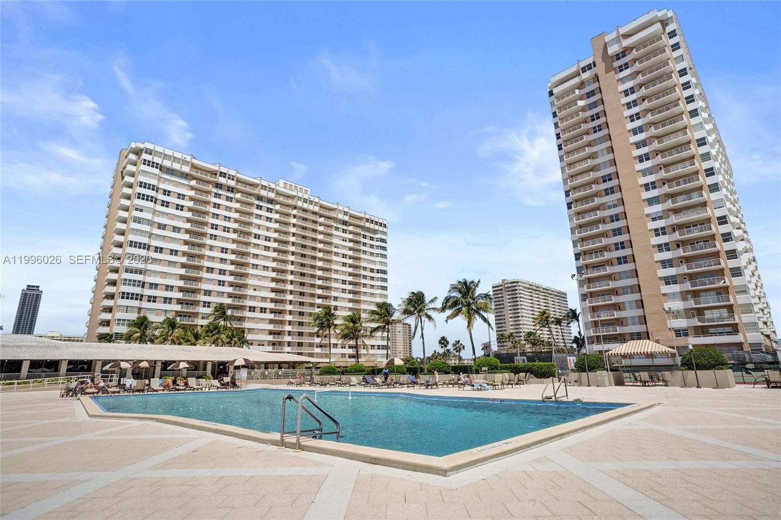 1985 S Ocean Dr 12A photo 1