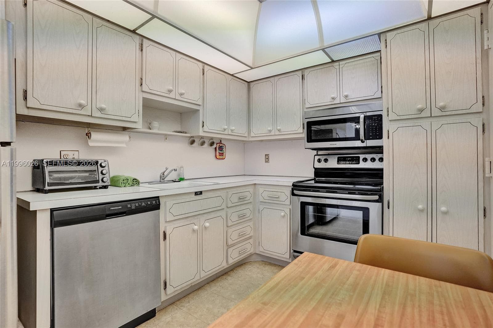 1985 Ocean Dr 12A photo 9