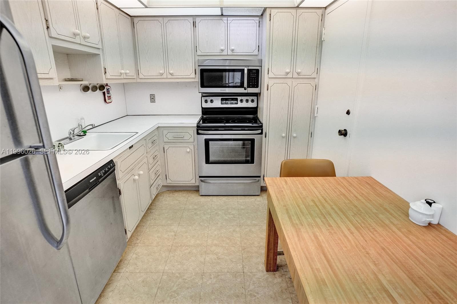 1985 Ocean Dr 12A photo 8