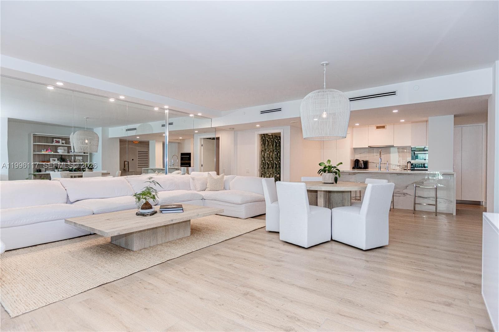 1500 Ocean Dr 904 photo 3