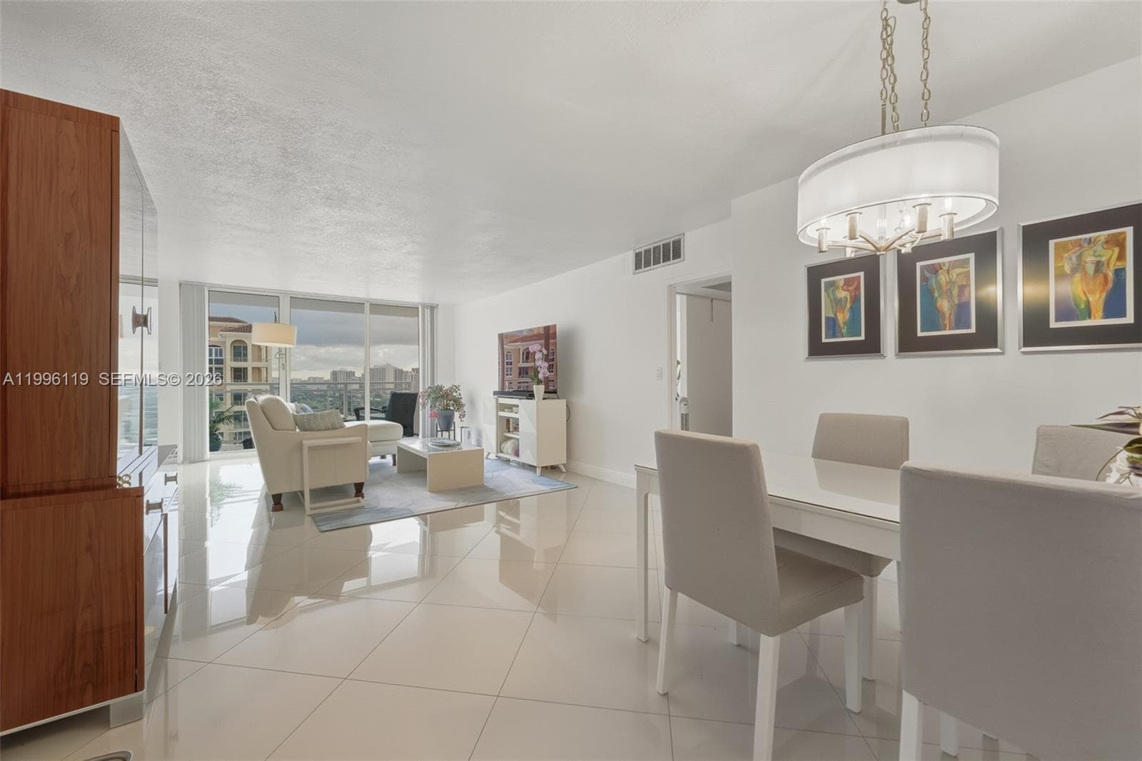 2030 S Ocean Dr 1810 photo 2