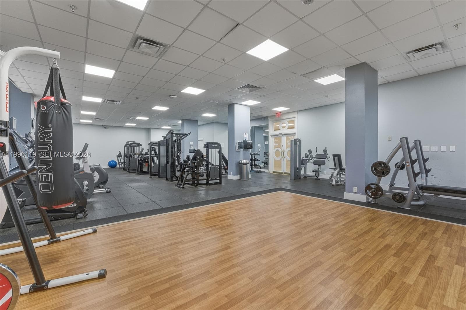 2030 Ocean Dr 1810 photo 17