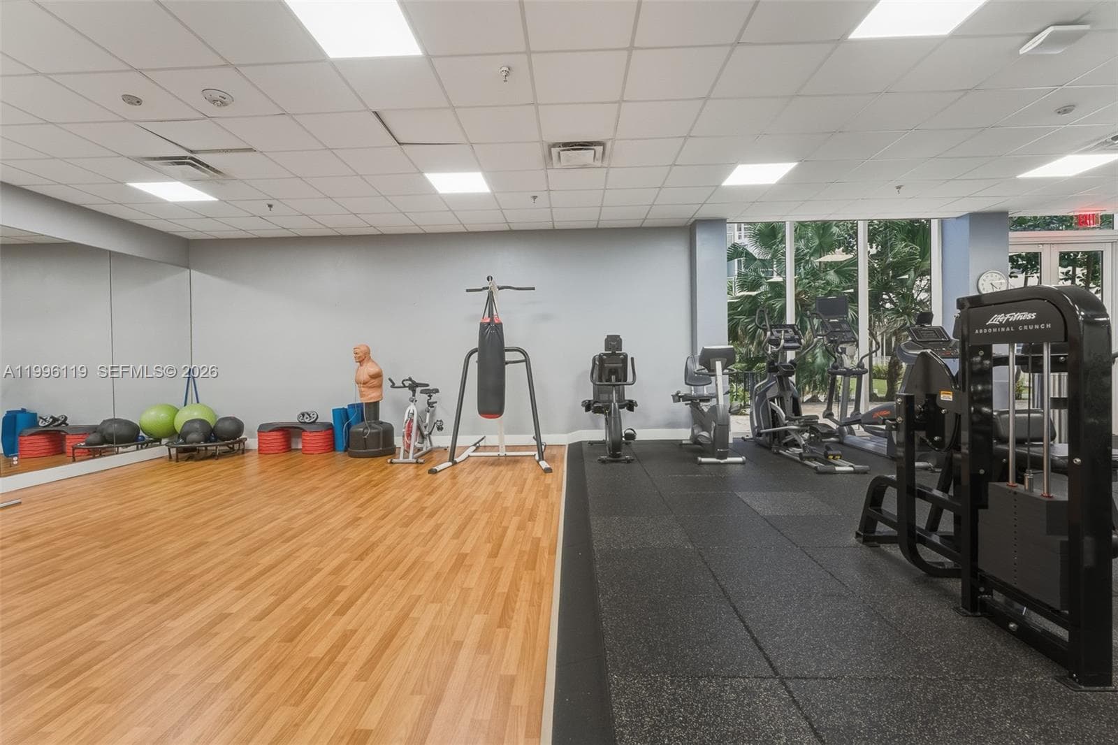 2030 Ocean Dr 1810 photo 16