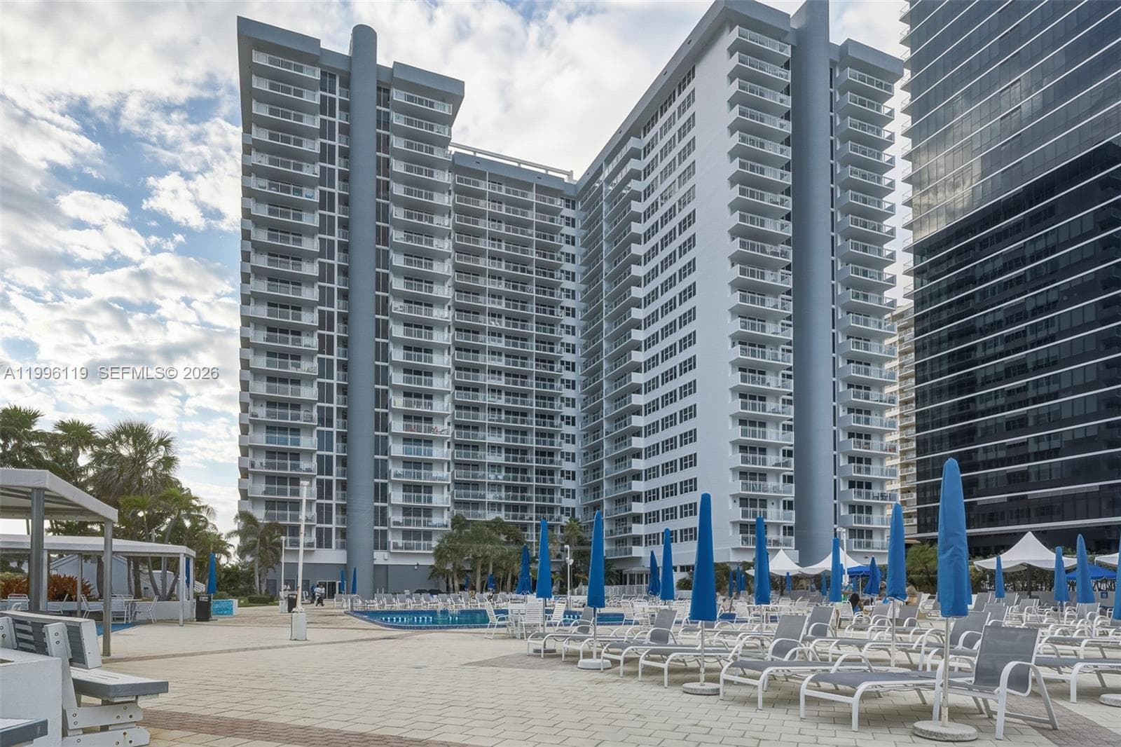 2030 Ocean Dr 1810 photo 18