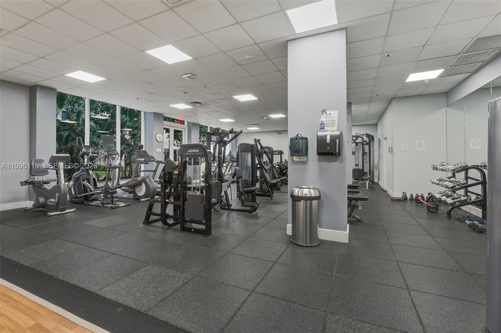 2030 Ocean Dr 1810 photo 15