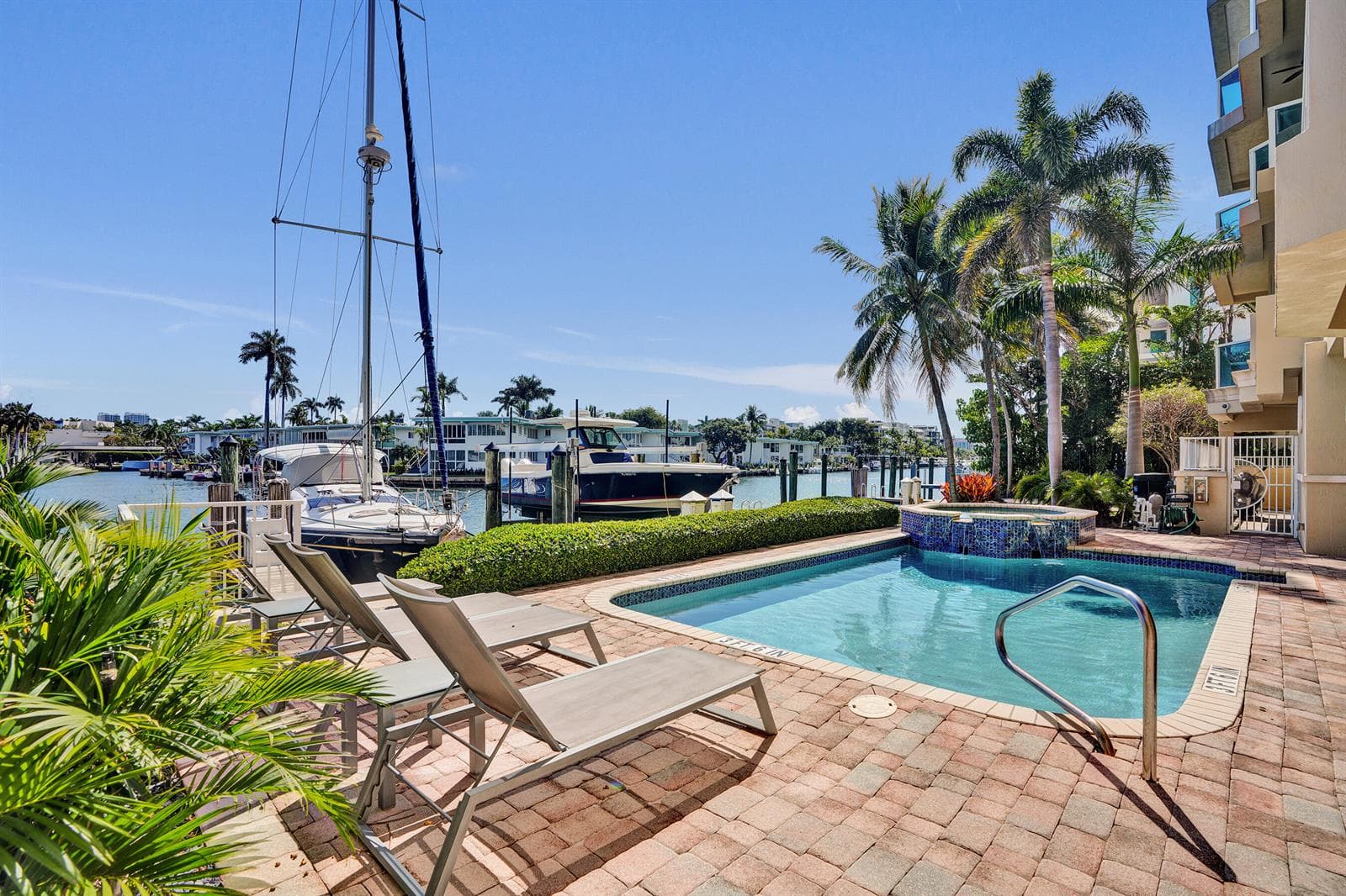 516 Hendricks Isle 4a photo 12