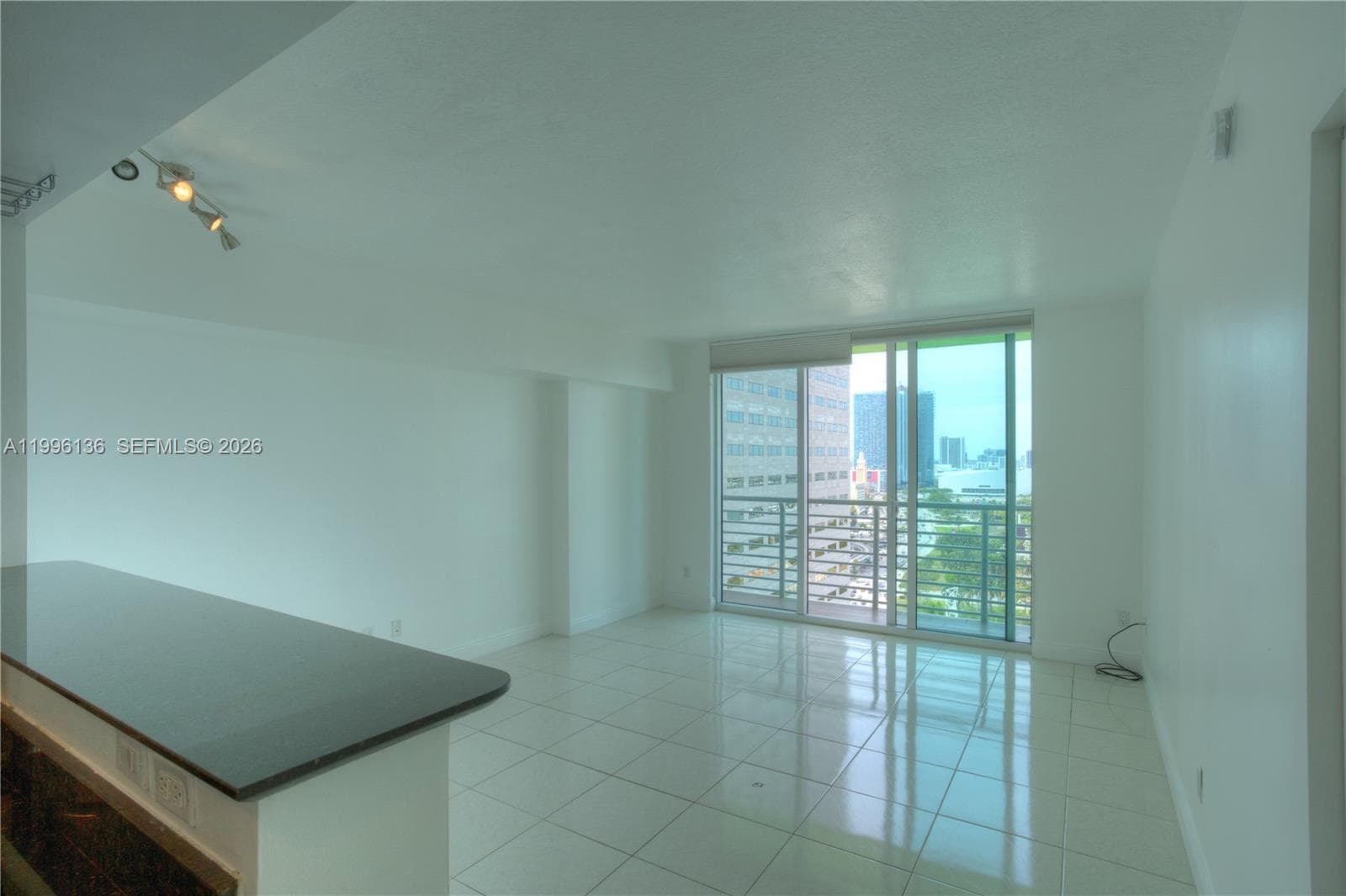 325 Biscayne Blvd 2320 photo 2