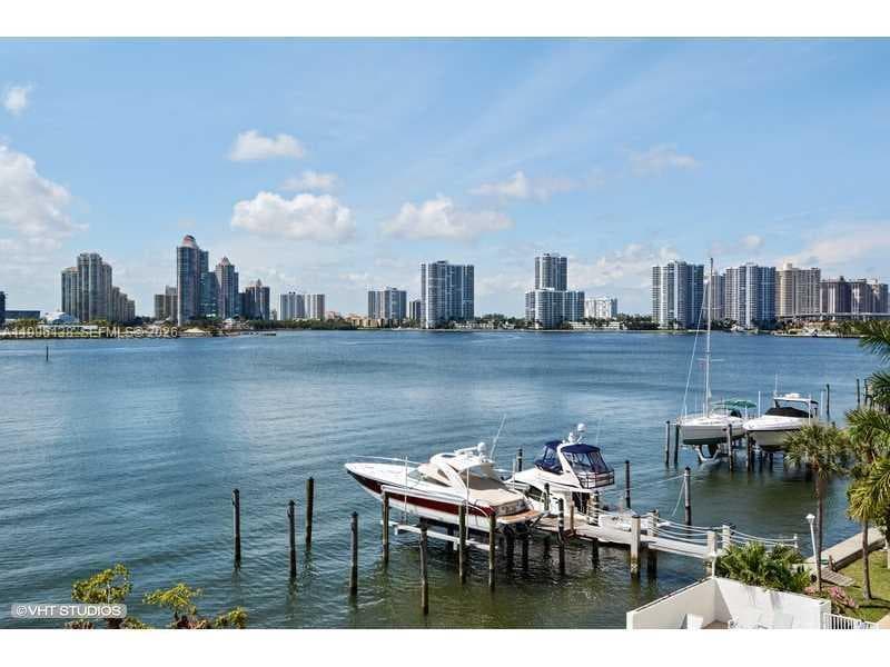 17878 N BAY RD 307 photo 2