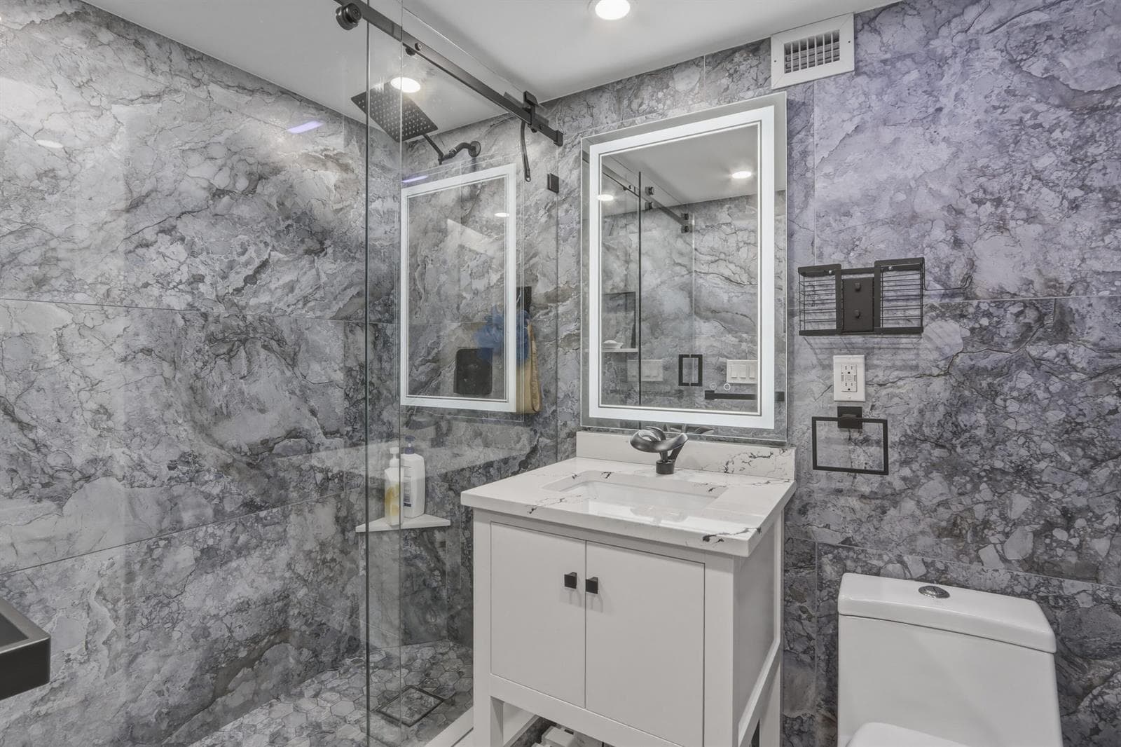 6039 Collins Avenue 609 photo 23