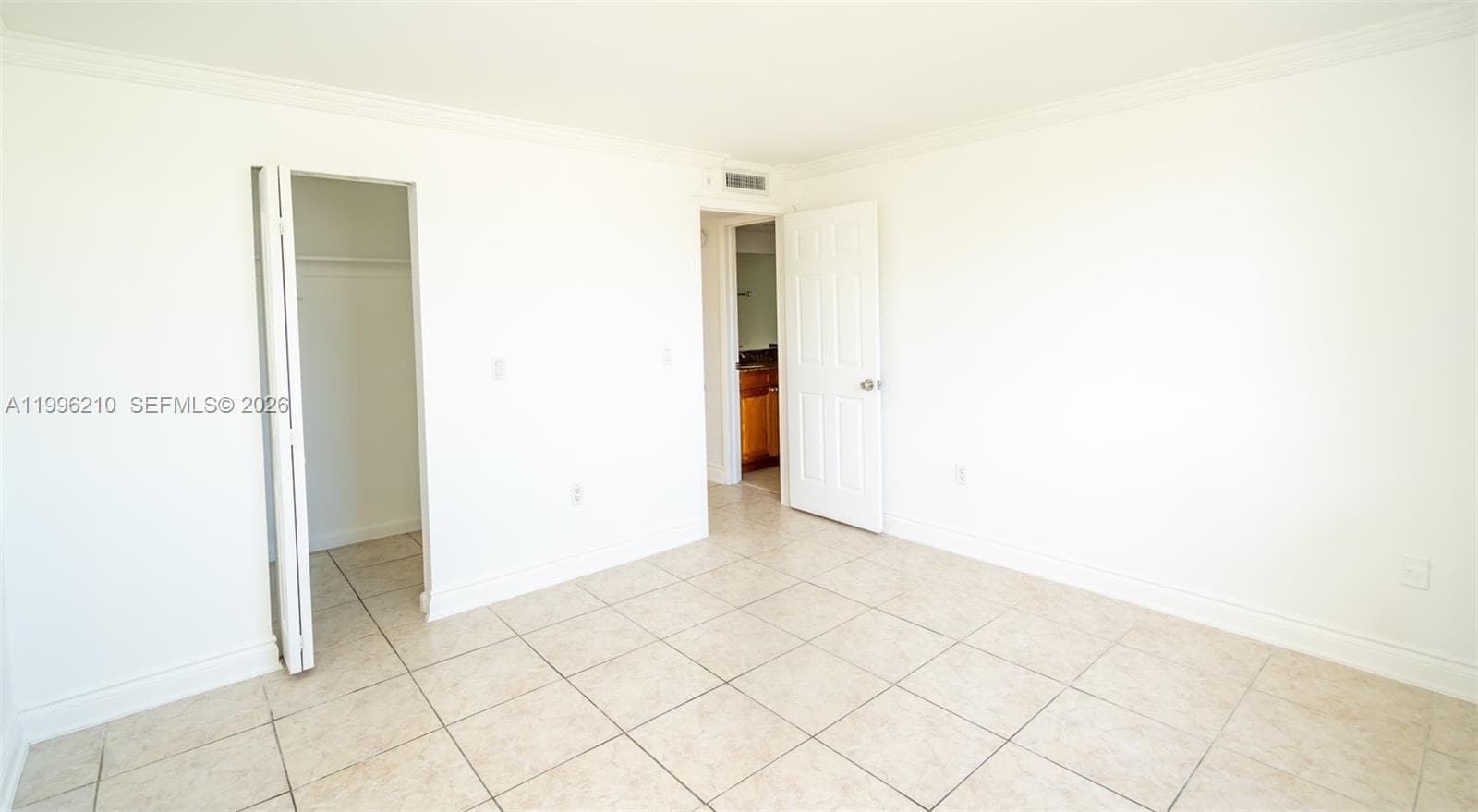 3527 168th St 301 photo 19