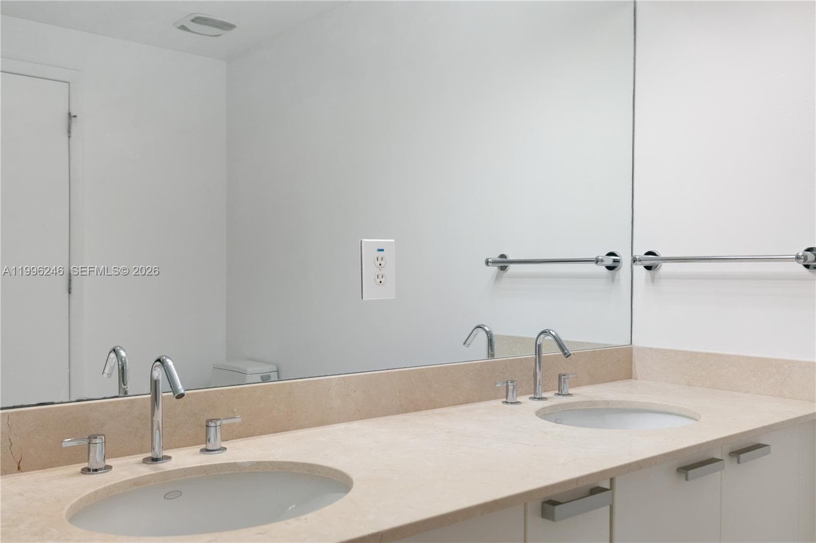 3131 188th St 2-1010 photo 21