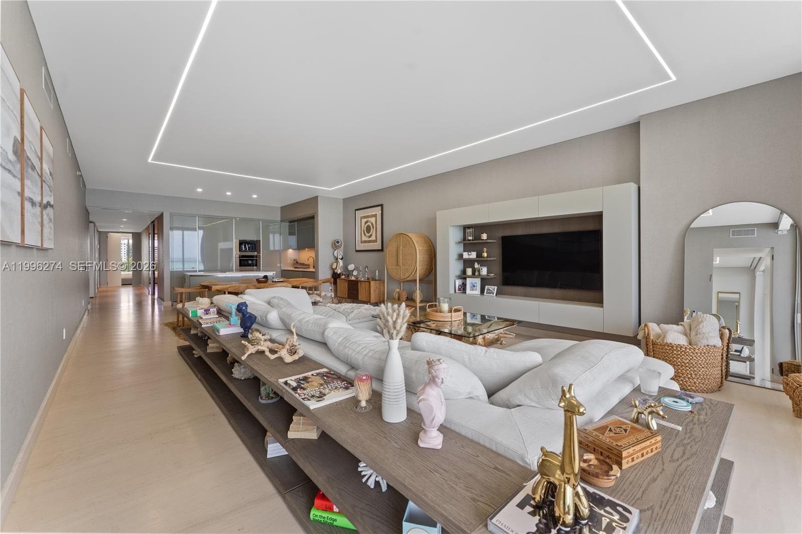 18975 Collins Ave 603 photo 6