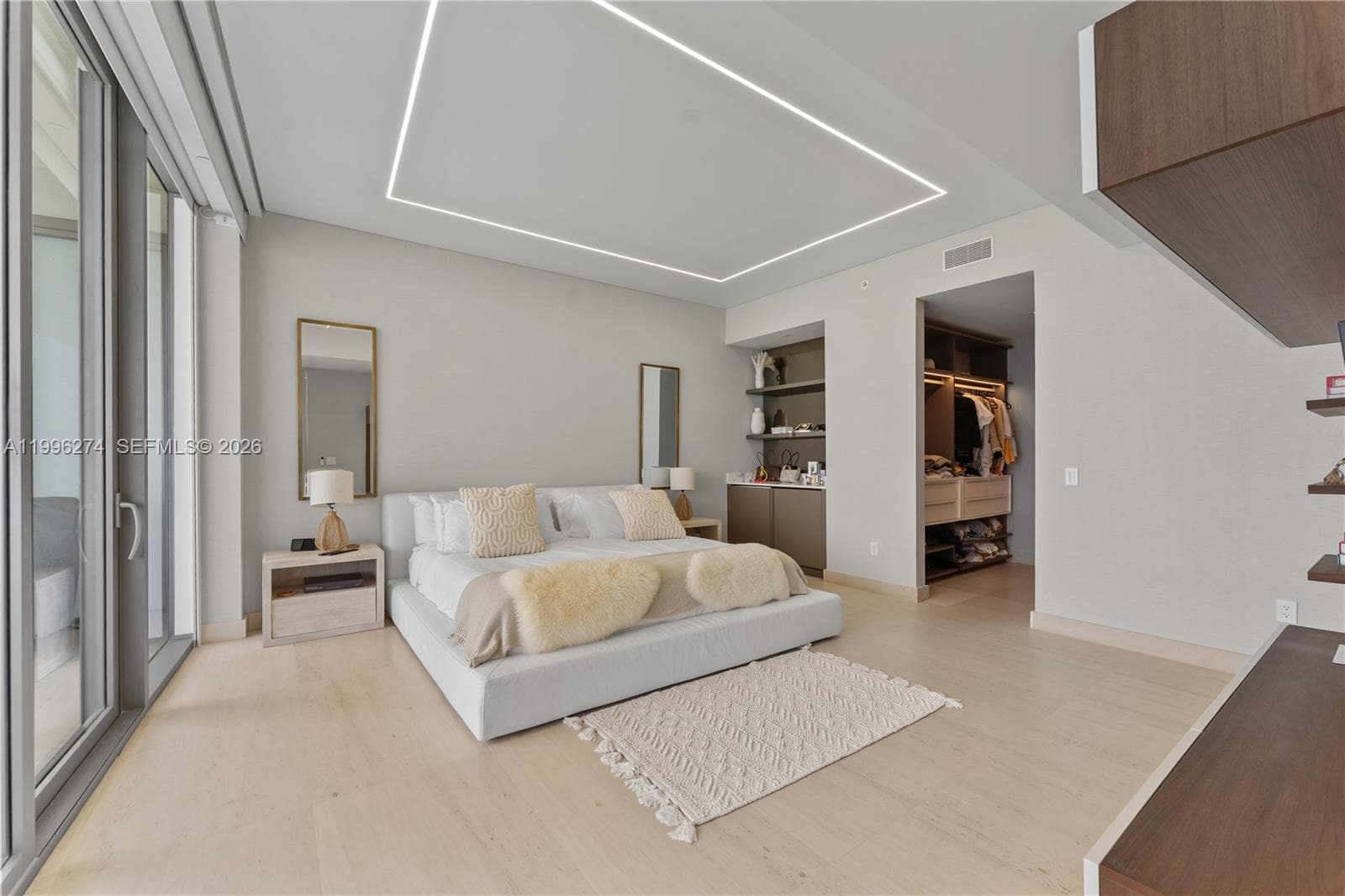 18975 Collins Ave 603 photo 13