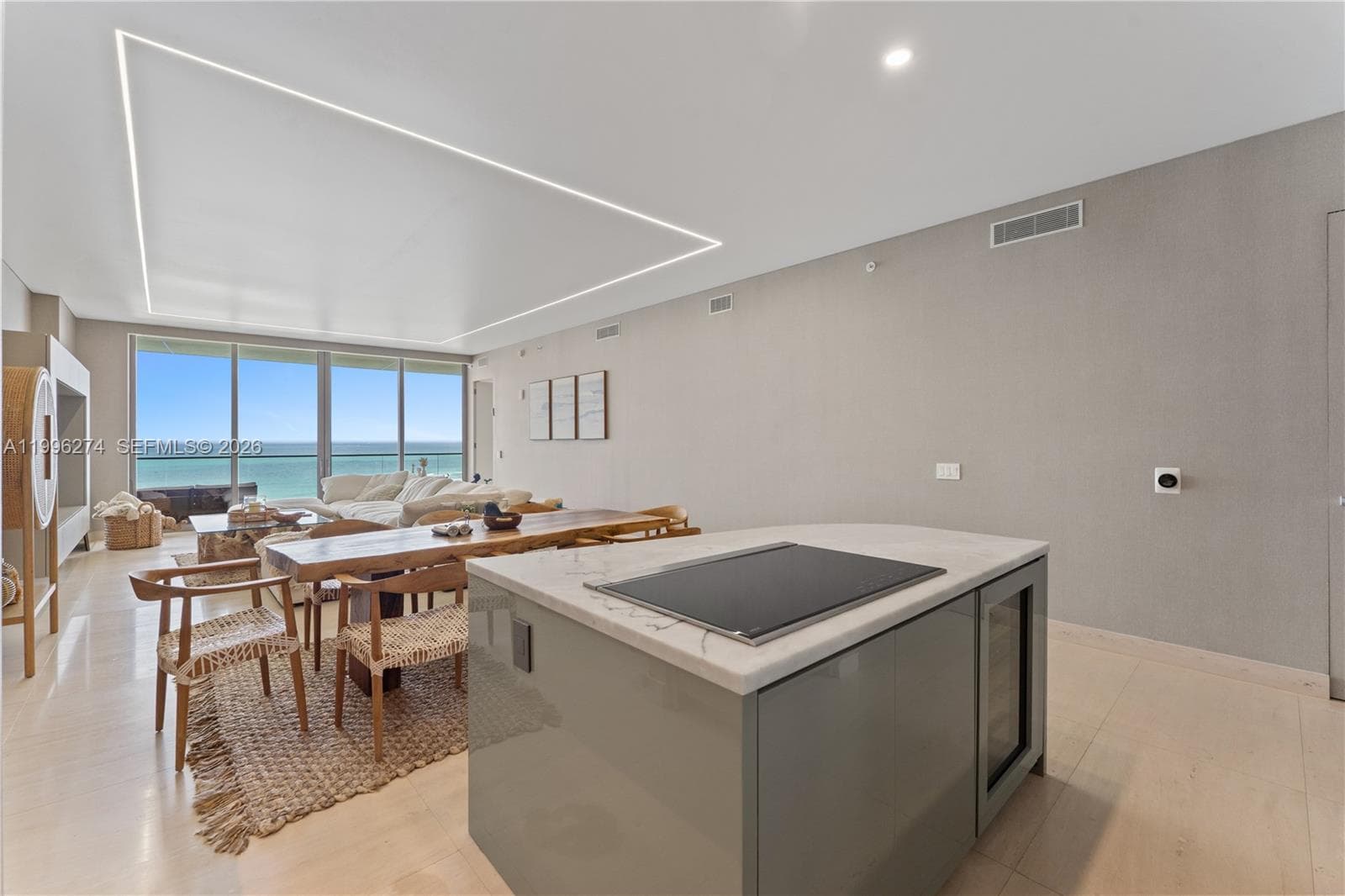 18975 Collins Ave 603 photo 12