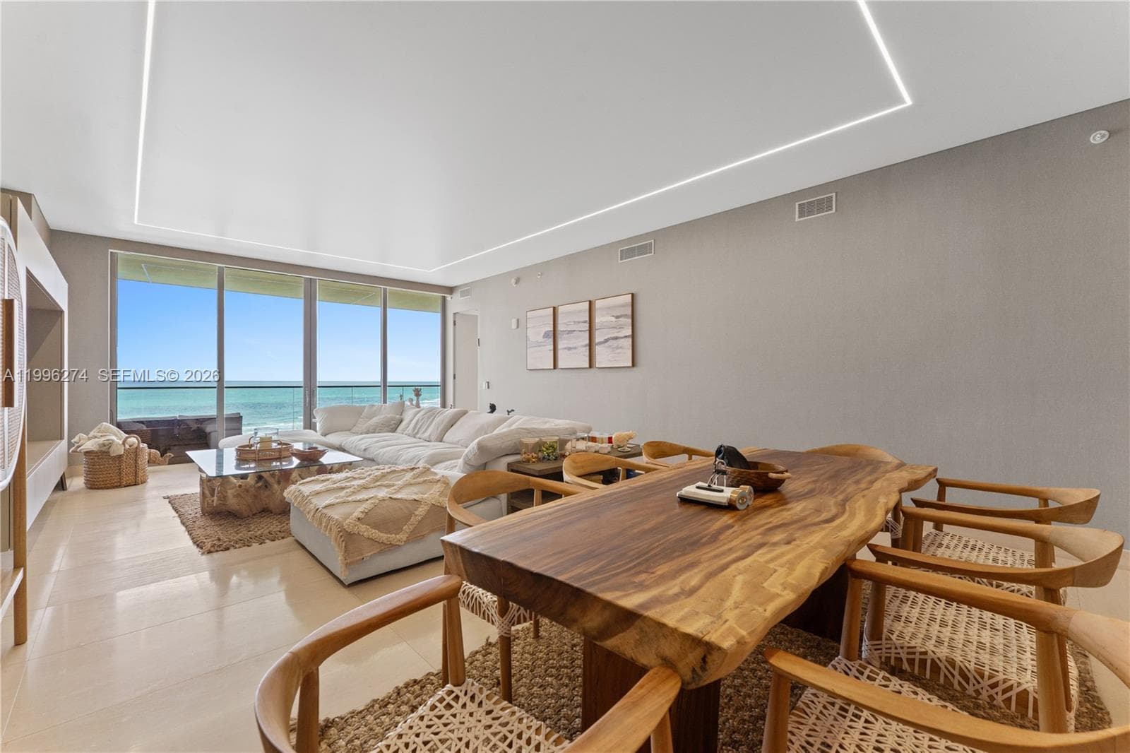 18975 Collins Ave 603 photo 3