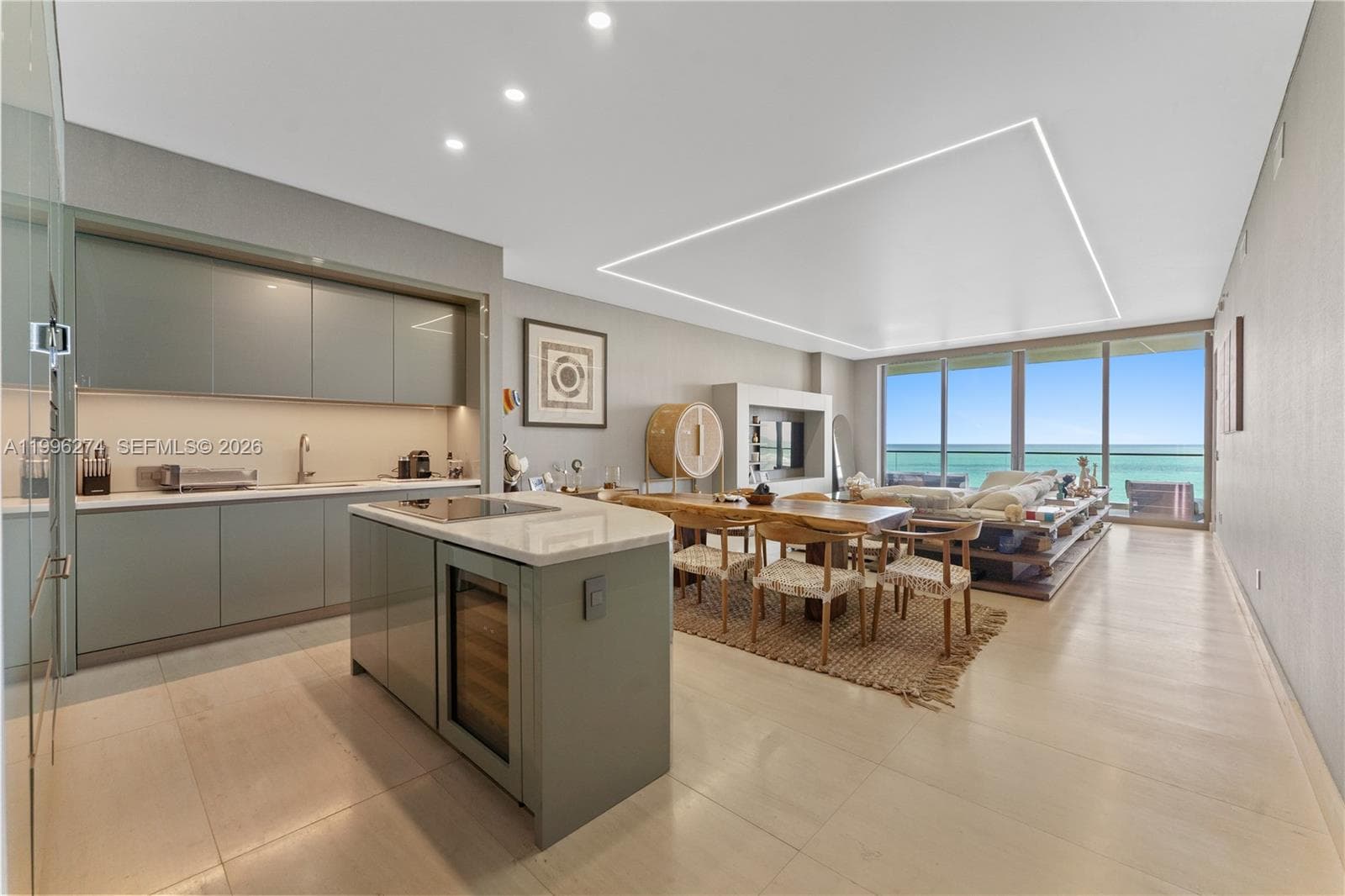 18975 Collins Ave 603 photo 1