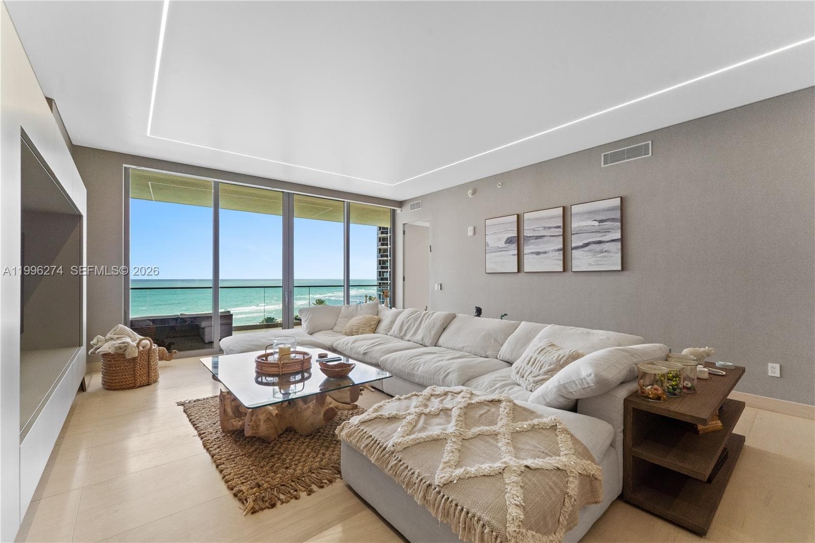 18975 Collins Ave 603 photo 5