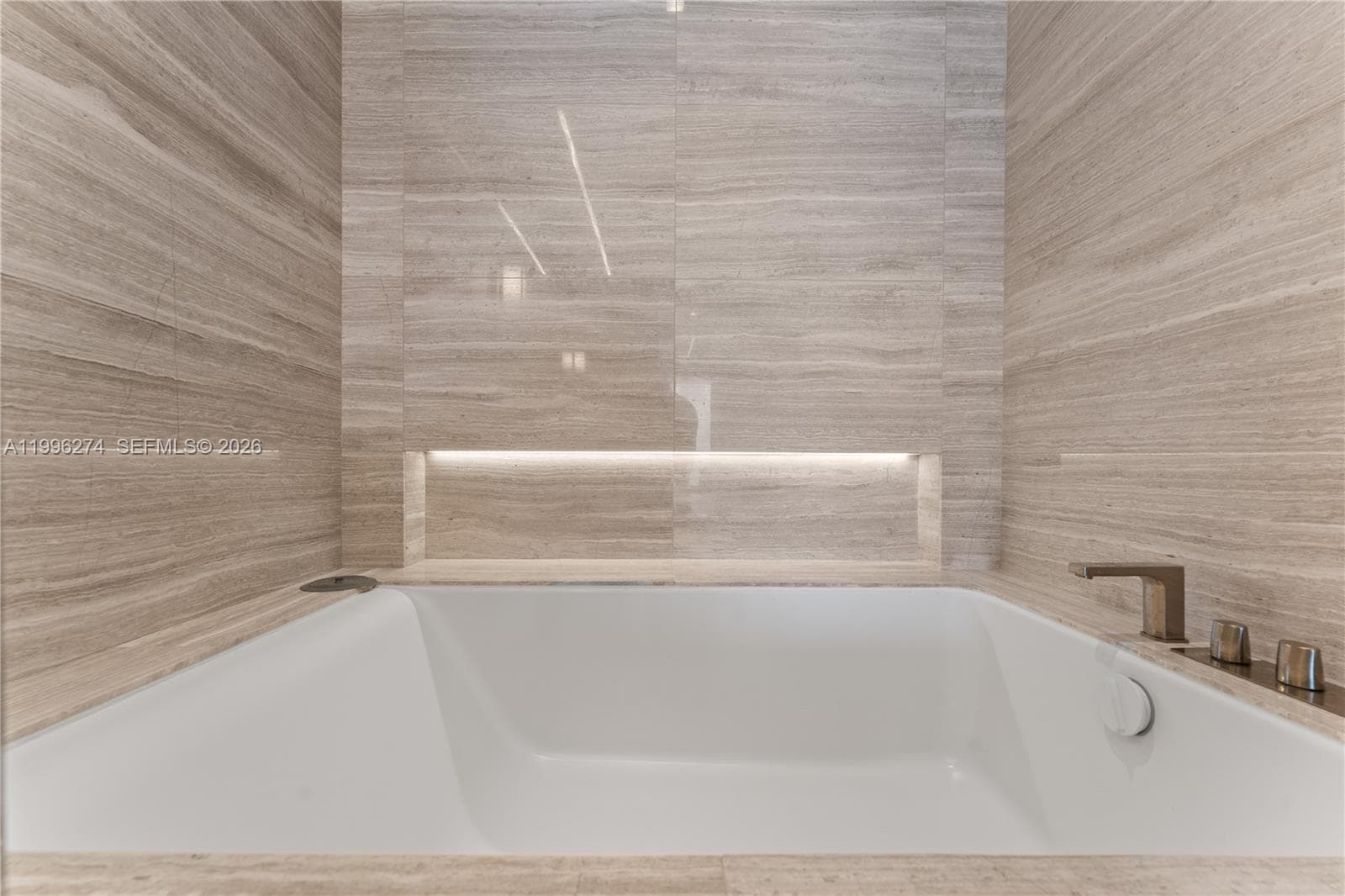 18975 Collins Ave 603 photo 20