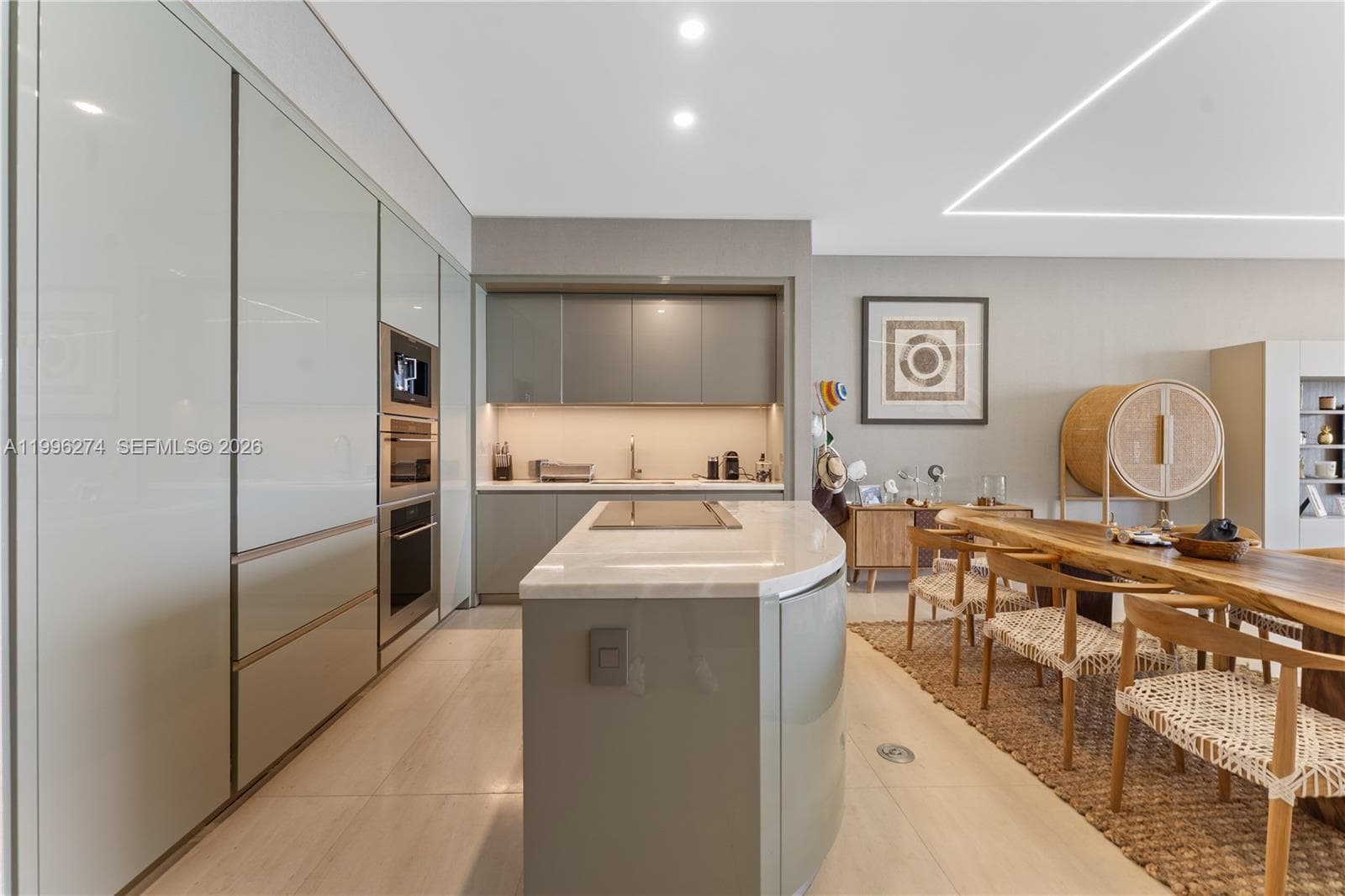 18975 Collins Ave 603 photo 9