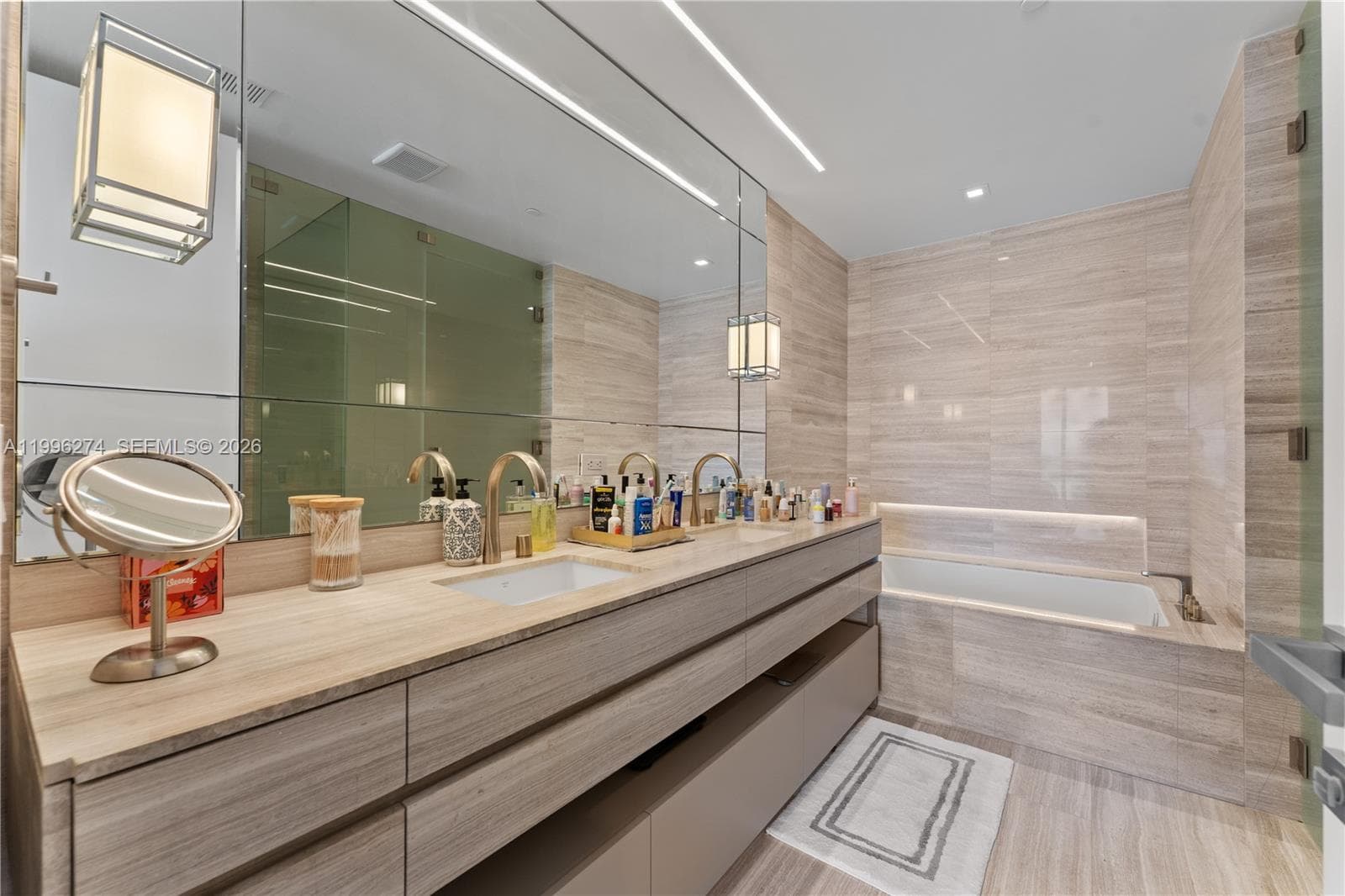 18975 Collins Ave 603 photo 18