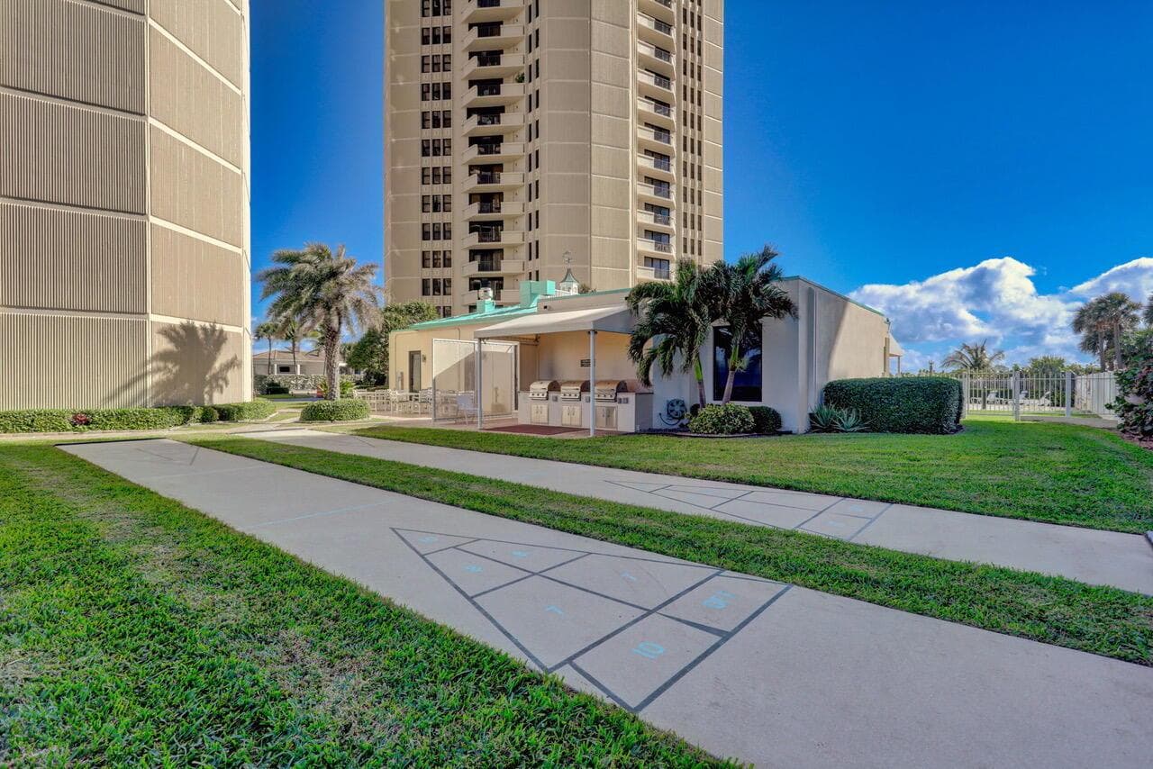 2800 N Ocean Drive B-14-d photo 13