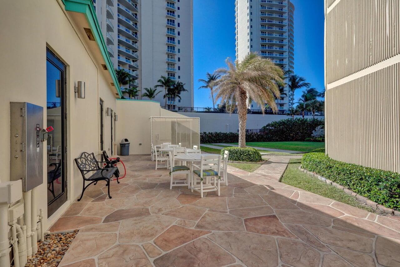 2800 N Ocean Drive B-14-d photo 15