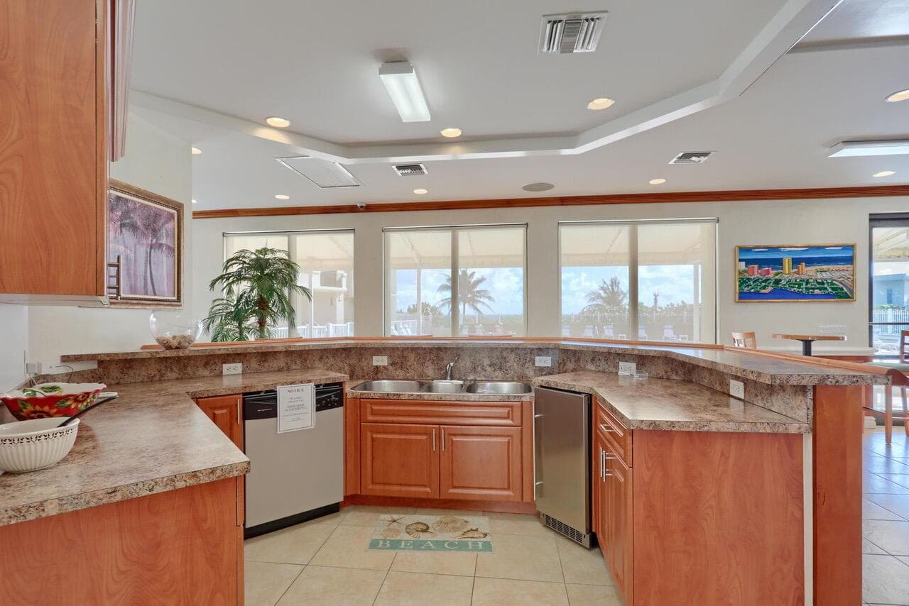 2800 N Ocean Drive B-14-d photo 19